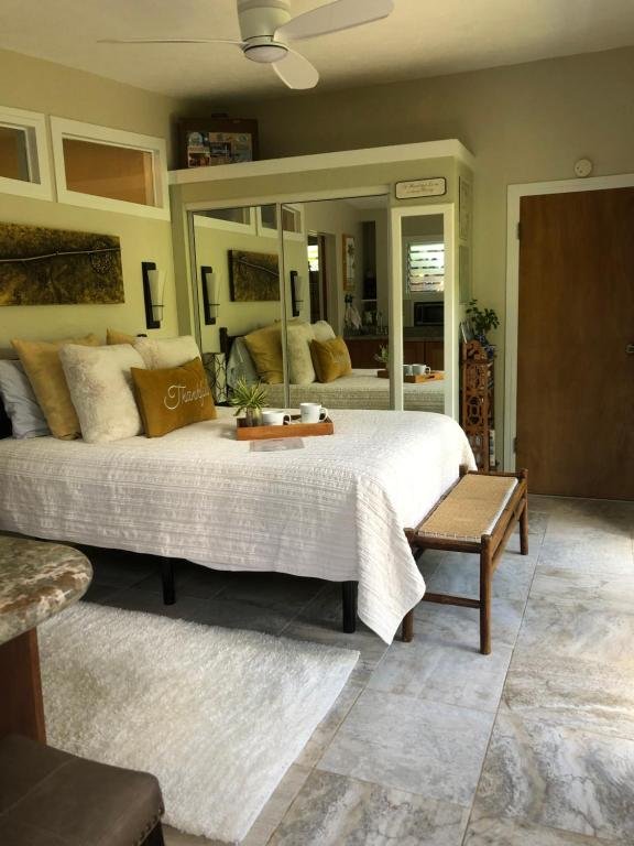 The Secret Garden Room - queen bed studio